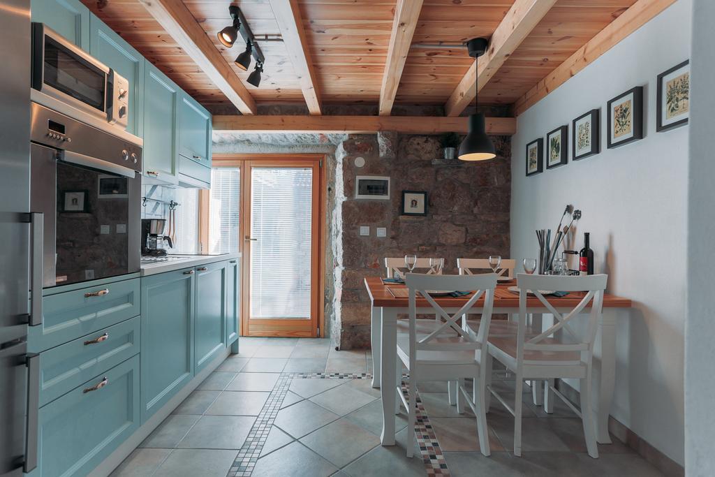 Apartment Charming Old Stone House *