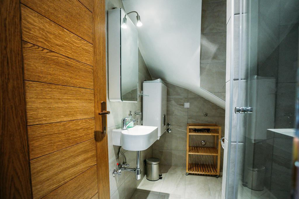 Charming Old Stone House Apartment *