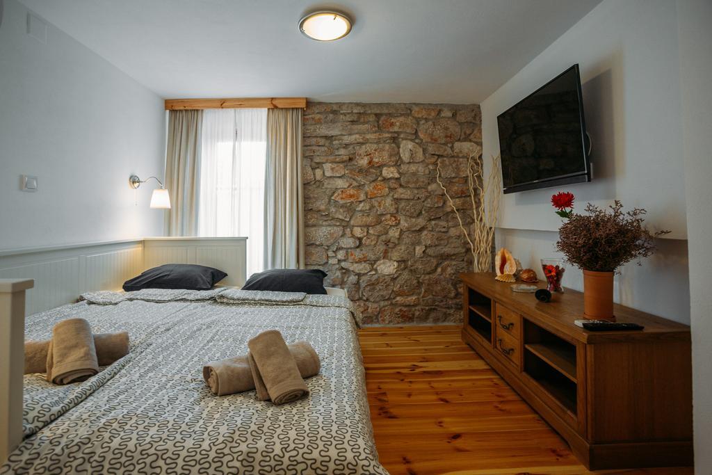 Apartment Charming Old Stone House *