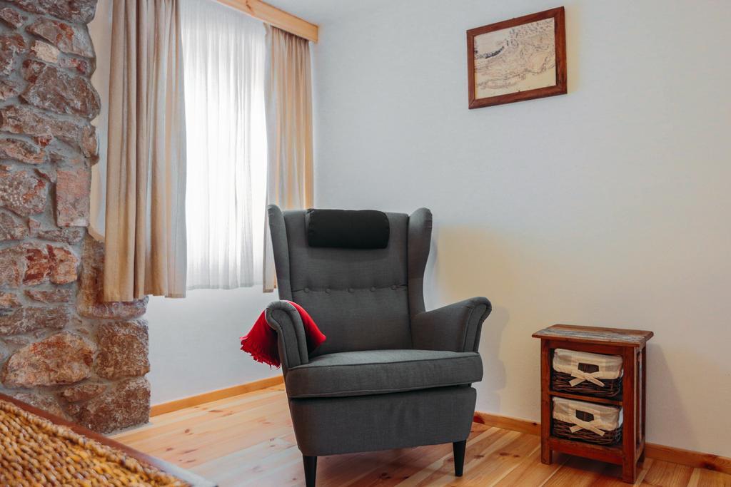 Charming Old Stone House Apartment *