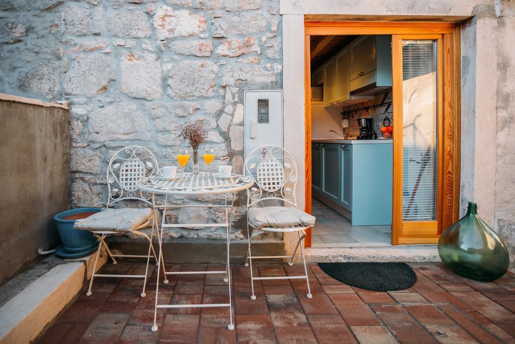 Charming Old Stone House Sali